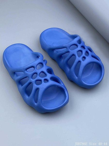 

2021 foam runner kanye slippers west clog sandal triple black slide fashion women mens tainers bone 450 designer beach sandals slip-on shoes