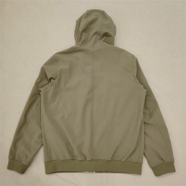 

newly arrivals 19fw q0222 soft shell-r jacket fashional autumn winter jackets light designer mens jacket fashion sweater black green mud 3 c, Black;brown