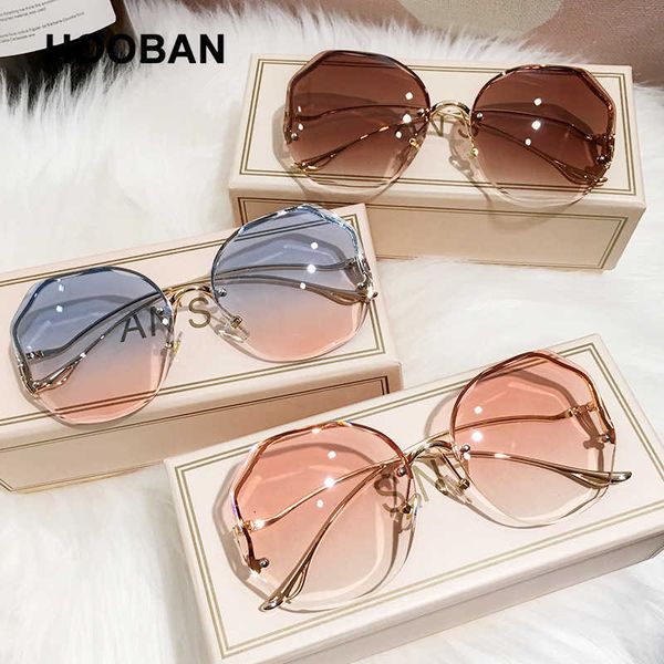 

hooban 2021 fashion oversized rimless sunglasses women brand design gradient sun glasses for lady vintage travelling eyeglasses p0814, White;black