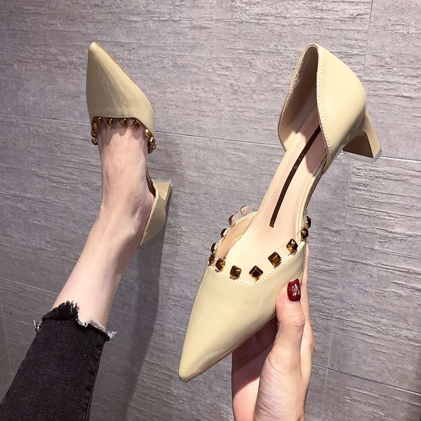 

luxury dress shoes 2021 shallow mouth rivet pointed thick heel high-heeled sandals baotou liuding fairy style small women's heels, Black