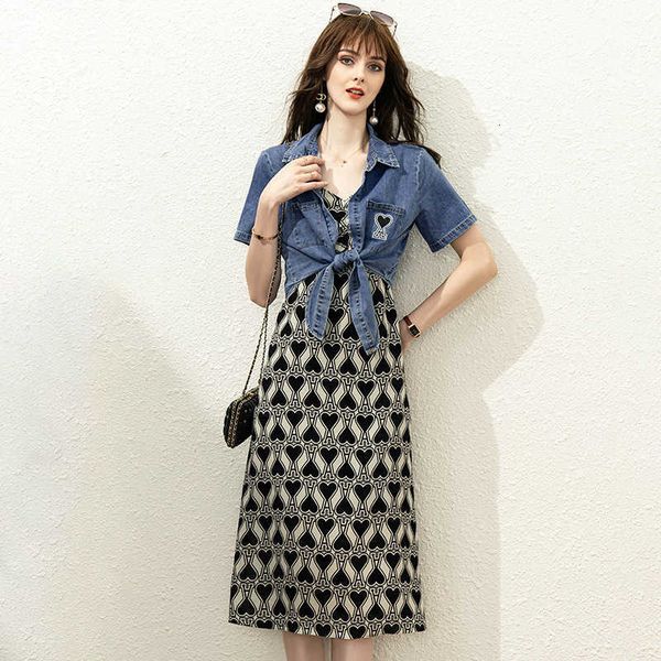 

d210393 age reducing fashion suit 2021 summer printing suspender skirt denim two piece set, White;black