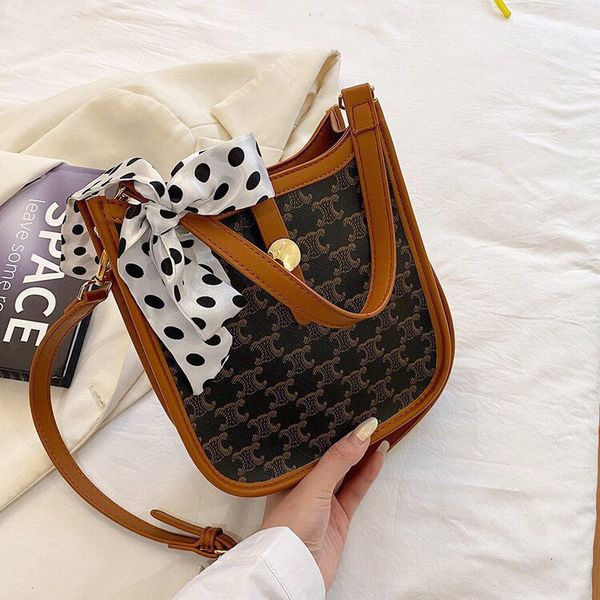 

classic flowernew triumphal arch in spring and summerlouis vutton bag