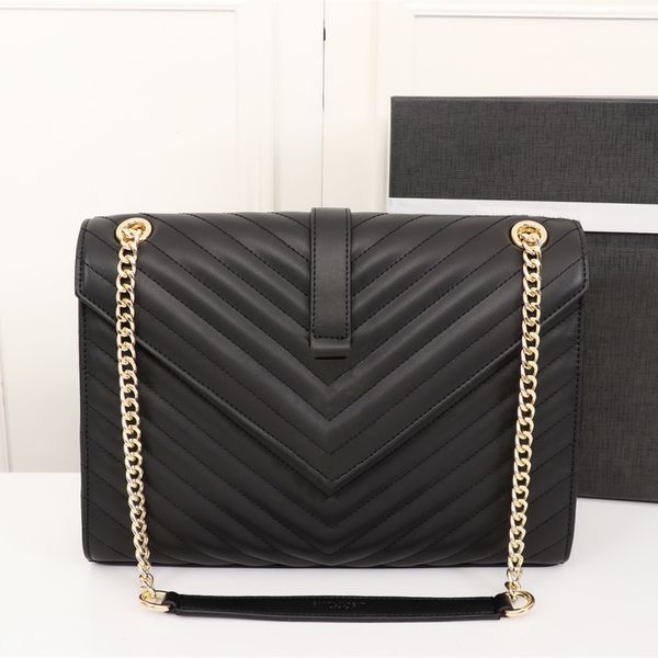 

the original ball printed leather shoulder bag is adopted metal ball seal interlock mark perfect beyond your imagination 26588 graceful bag