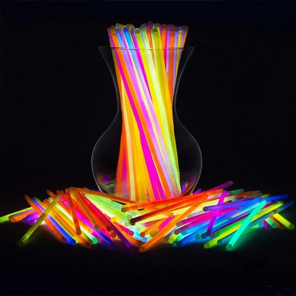 

party decoration 2021 100pcs/50pcs fluorescent circle luminous stick be bent and deformed in any pattern diy