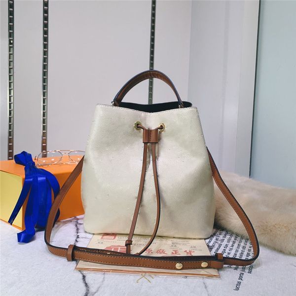 

2021 nÃ©onoÃ© mm empreinte escape leather shoulder bag handbag size:26x22x27 v-268