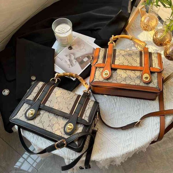 

2022 factory wholesale high-level sense minority ladies postman autumn and winter fashion messenger bag