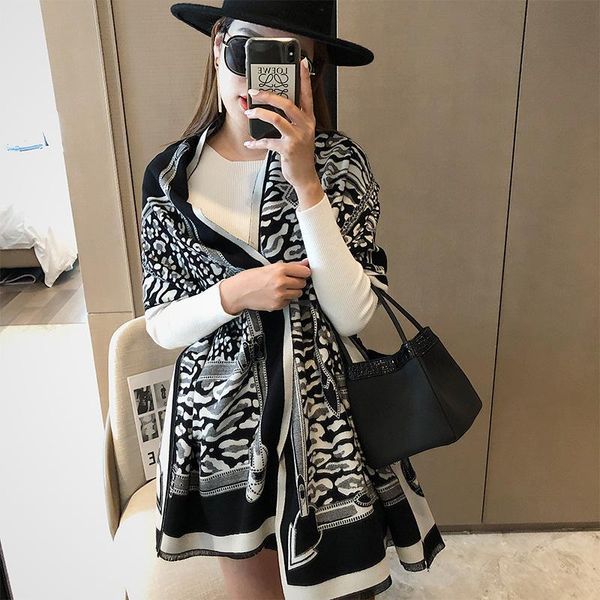 

2021 new designer luxury double-sided matching shawl with winter fashion wild scarf warmnose female thick warm scarf andcashmere, Blue;gray