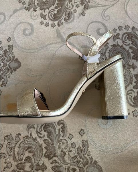 2021 Luxo Womens High Heel 10 cm Sandálias Verão praia Sexy casamento sapatos tamanho 35-42