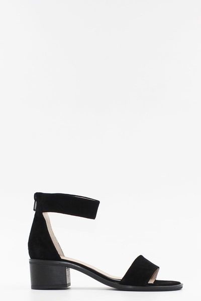 

sandals leather black female
