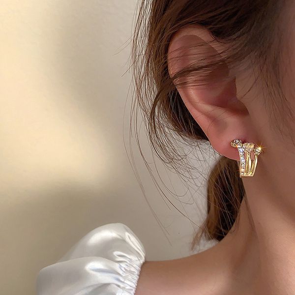 

925 silver needle inlaid diamond love irregular earrings