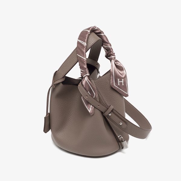 

design s vegetable basket children's super soft litchi pattern 2021 new capacity bucket portable single shoulder mother bag