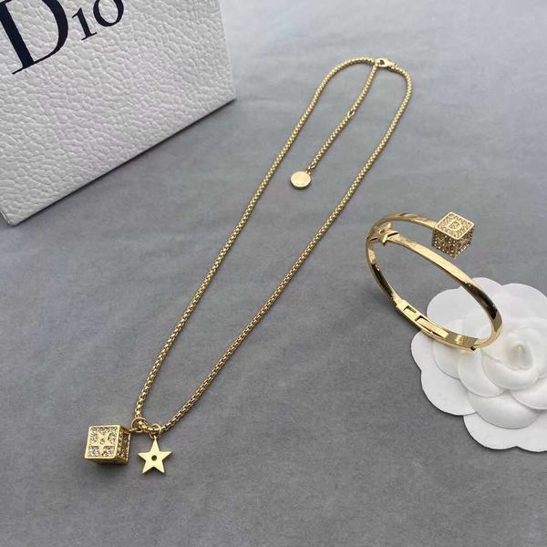 

designer jewelry 21 new fashion square inlaid rhinestone pendant necklace female family net red same bracelet jewelry, Silver