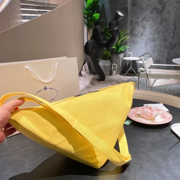

2021 luxury triangle crossbody shoulder bags designers women totes cross body medium size large capacity high quality