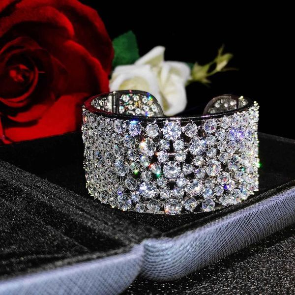 

bangle european american style fine jewelry diamond-studded hollowed bracelets hyperbole design luxury party accessoires, Black
