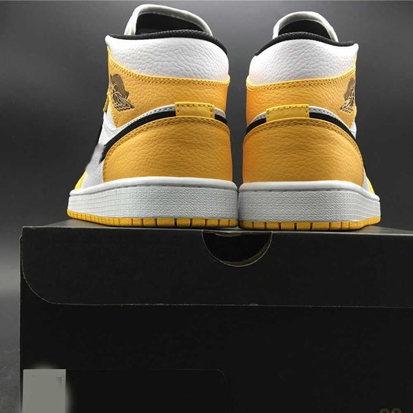 

(boxed) men's jumpman 1 basketball shoes and women white yellow90ws