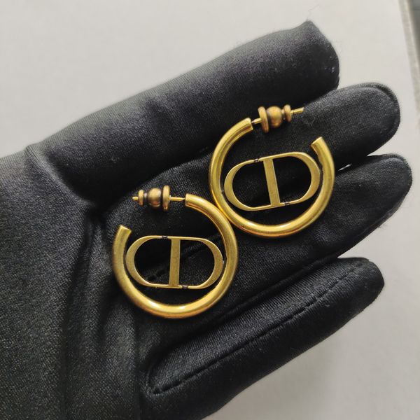 

2021 new brass circle earrings english letters high version, Silver