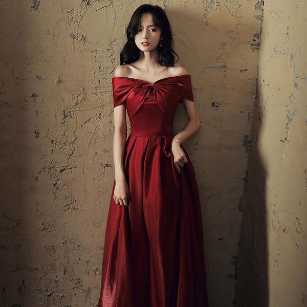 

wedding banquet evening dress spring and autumn burgundy one-shoulder long annual meeting host ethnic clothing, Red