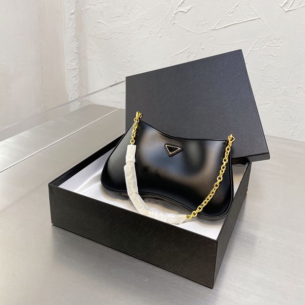 

2021 luxury portable shoulder bags women's fashion brand designer's underarm messenger bag size 26*15cm