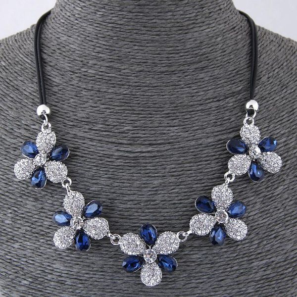 

chokers 2021 design luxury sweet short red & blue flower-shaped statement leather rope rhinestone collar chocker necklace for women, Golden;silver