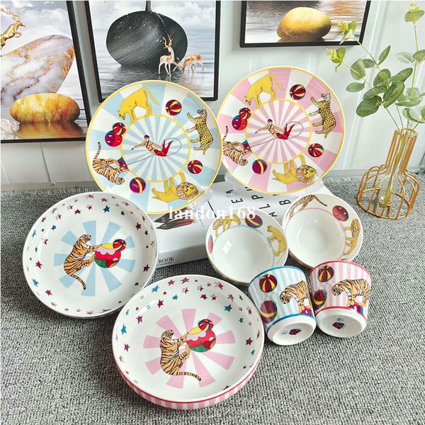 Tazze e piattini piatti in stile animali da tavola in ceramica per bambini Ciotola di riso per bambini Uso da pranzo Set da tavola da circo