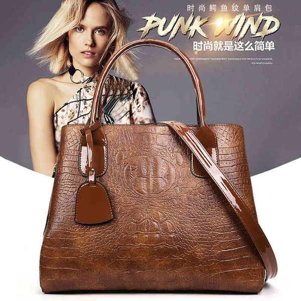 

Spring and Summer Women's Crocodile Fashion Shoulder Bag Simple Atmosphere Handbag