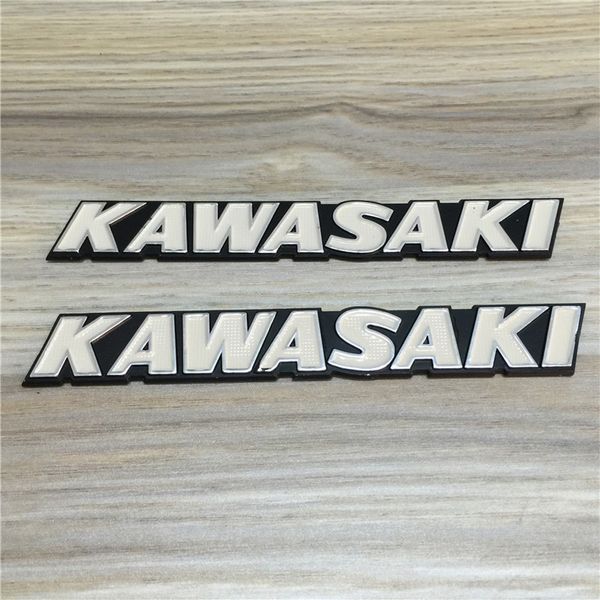 Für modifizierte Kawasaki Kawasaki Retro-Auto Straßenauto stereoskopischer Aluminium-Kraftstofftank harter Standard weißer Schriftzug Boje Aufkleber Metal297r