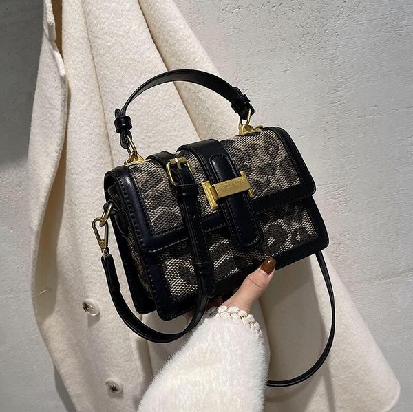 

wholesale factory womens crossbody bag in winter simple atmosphere color matching leather handbag sweet and lovely leopard bags retro contra