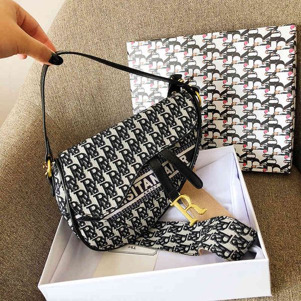 

design s autumn new product gift box single shoulder armpit letter pommel net same bag for women