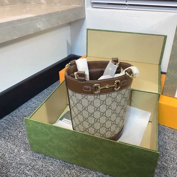 

2021 new drawstring design bucket hand crossbody bag horseshoe buckle retro women's printed leisure zly zly