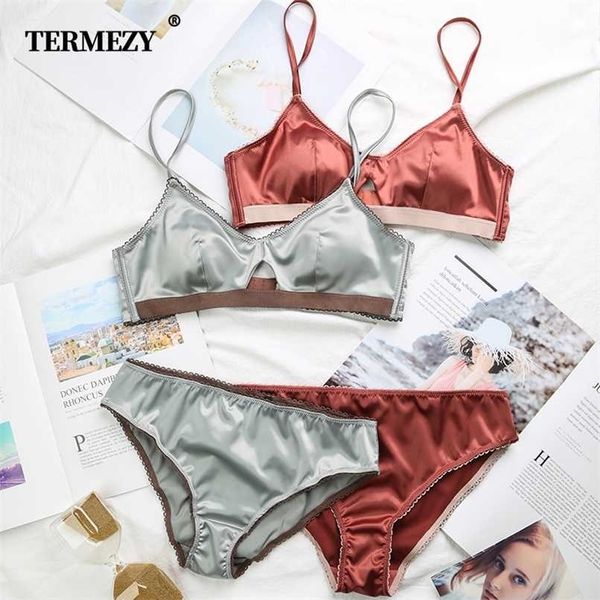 Termezy Mulheres Underwear Fio Livre Cetim Bra Fino 3/4 Cups Sutiã e Panty Set Hollow Lingerie Mulheres Brassiere Bralette 211104