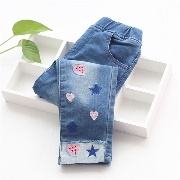 Neue Mode Mädchen Stickerei Denim Baby Weiche Baumwolle Jeans Kinder Frühling Herbst Casual Hosen Kind Elastische Taille Hosen 210317