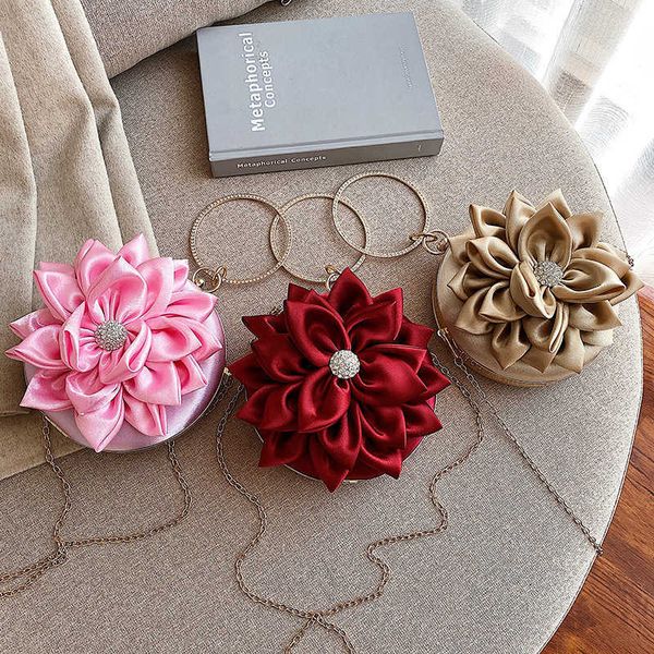 

female 2021 fashion trend dinner flower wrist bag diamond one shoulder msenger bag