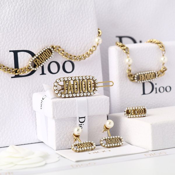 

designers luxury fashion d / di family pearl female letter necklace brass earrings hairpin ring versatile set, Red;brown