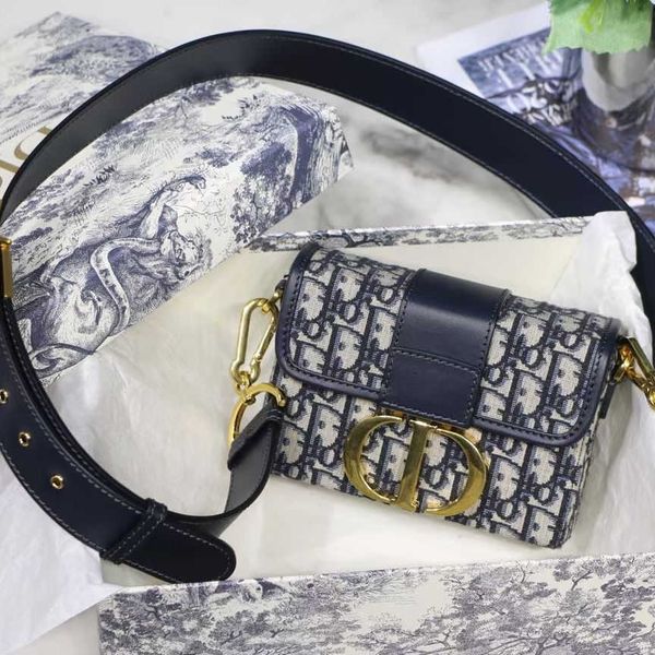 

30 montaigne mini box handbag zly