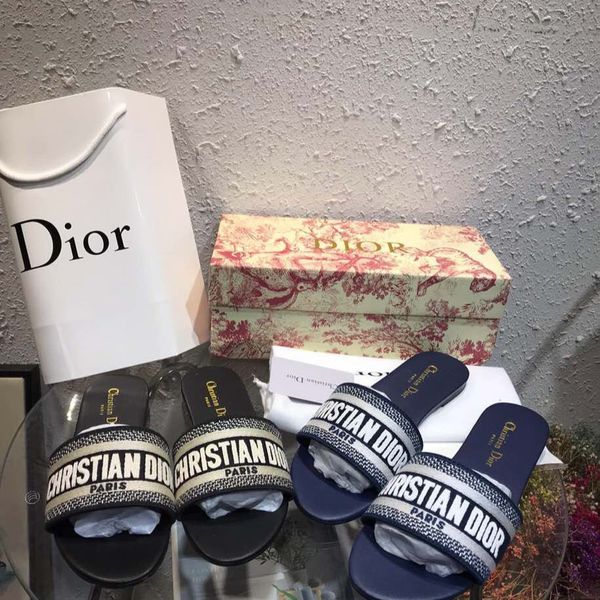 

slipper original single leather slippers women's high-end one line drag beach trawl red the same new slippers women's 2020zly, Black