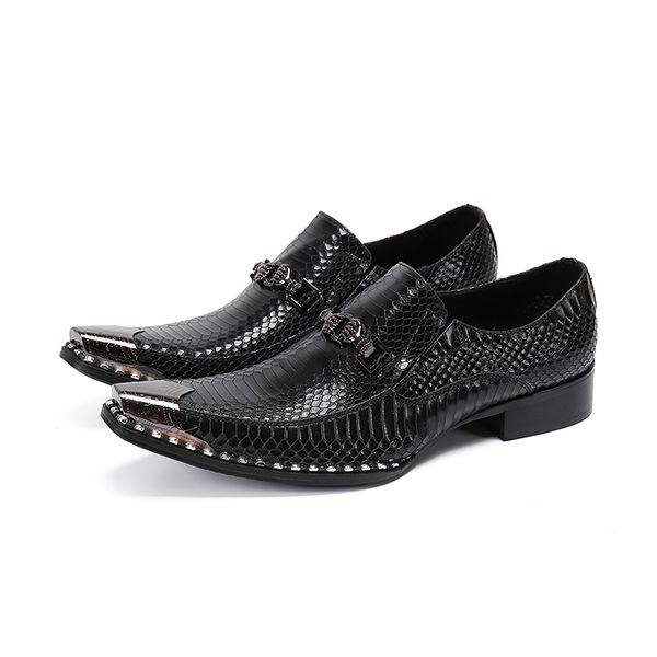 Homens de luxo de couro preto mocassins lasca de aço dedo do pé de aço metálico homens sapatos de alto saltos de cobra vestido de pele de pele