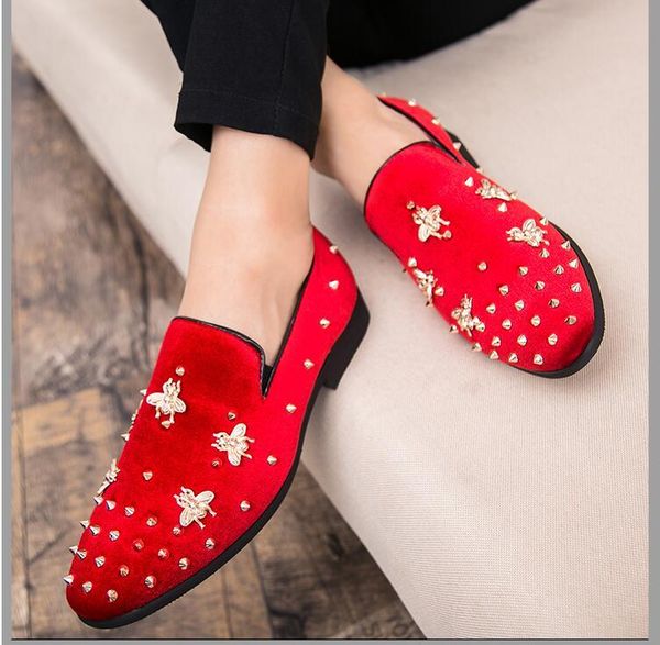 

dress shoes 2021 fashion men party and wedding handmade loafers velvet with gold bees buckle shoe men's flats 38-46, Black