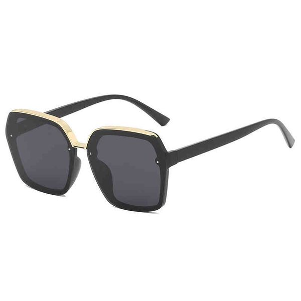 

korean new square large frame sunglass polarizer 2021 women's face small street shooting anti ultraviolet sunglassobvb, White;black