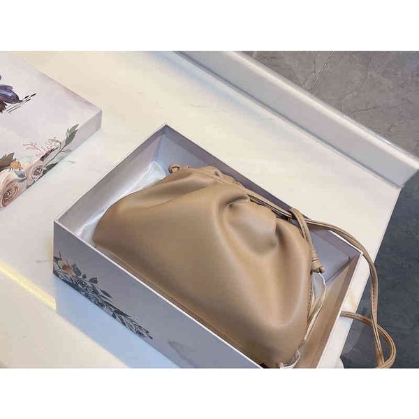 

fashion cloud shoulder bag soft leather small totes 2021 luxurys designers dumpling handbags purse women handbag day clutches lady messenger