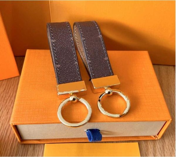 

2022 keychain brand designer key chain mens luxury car keyring womens buckle keychains handmade leather men women bags pendant accessories m, Silver