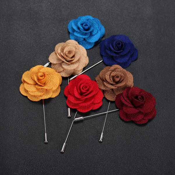 100 PCS \ Lote Handmade Guest Boutonniere Pins Tecido Flores Artificiais Homens Mulheres Broche Corsage Para Roupas Decoração