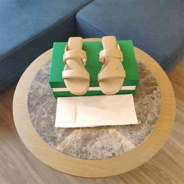 

slipper summer fashion wear leather new style web celebrity all-match flat beach shoes word slippers female, Black