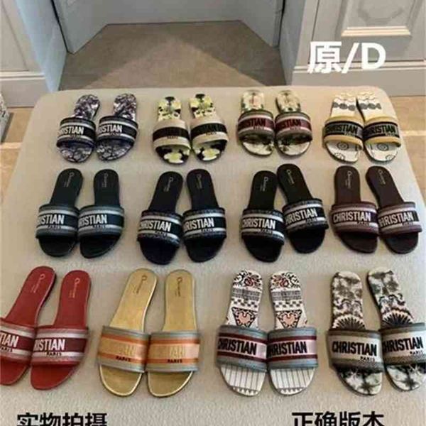 

2021 summer new d letter embroidered leather flat bottomed flip flops women's fashion beach sandals, Black