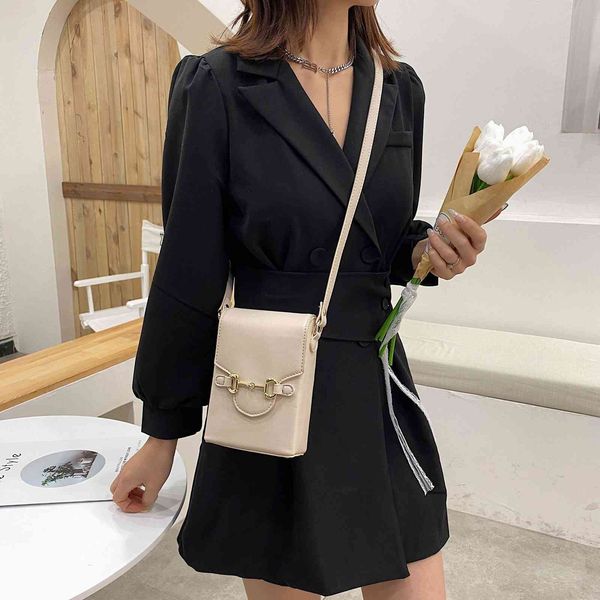 

80% off outlet store spring and summer new trend single shoulder diagonal cross bag red texture vertical horse rank buckle mobile phone fact, Black;red