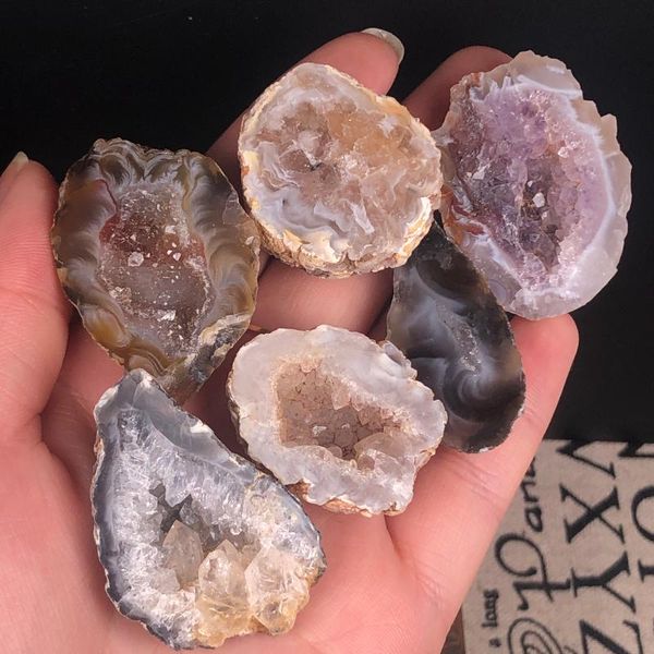 

decorative objects & figurines natural agate rough gemstones and minerals healing stones