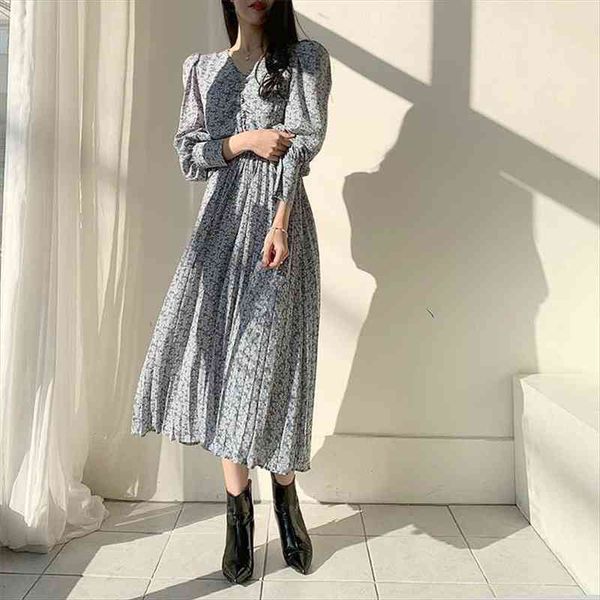 

print floral pleated slimming all women dresses match stylish v neck brief casual loose long dress 3 colors, Black;gray