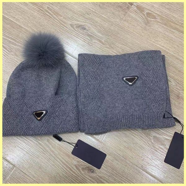 

men women fashion hat and scarf sets designer scarf triangle p beanie bucket hats cashmere scarves with winter wollen knit luxury good, Blue;gray