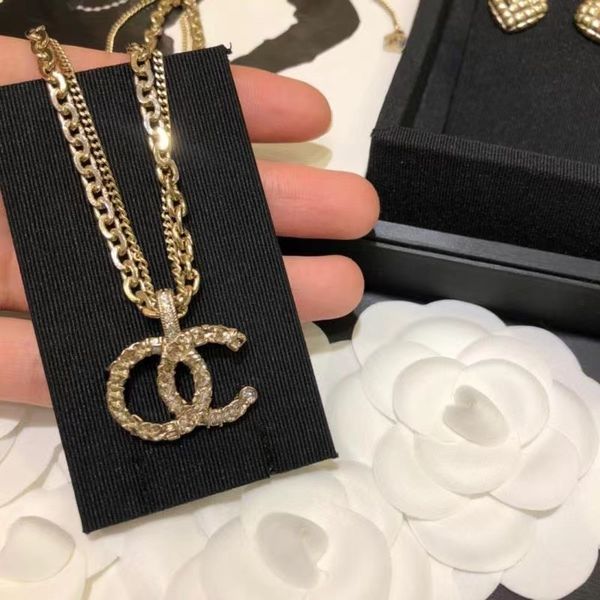 

2021 xiaoxiang necklace xianggrandma light gold fashion xiangjia c pendant double layer clavicle chain, White