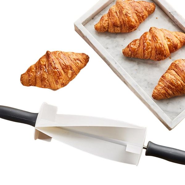 

plastic rolling cutter for making croissant bread wheel dough pastry knife wooden handle baking kitchen & tools