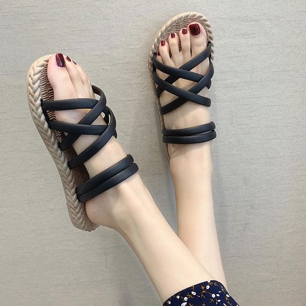 

summer 2021 women's sandals, slippers outside wearing fashionable flats, Black